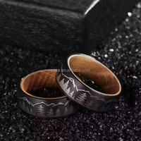 Cincin Kayu Tungsten Carbide 8mm POYA Jewelry, Diukir Laser Perak Hitam, Motif Tong Whiskey, Hutan, Berburu, Trendi, Hadiah Pernikahan/Pertunangan