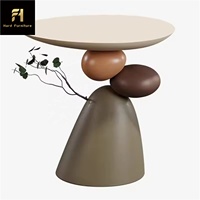 Table basse en résine moderne et simple Ins Design Mobilier d'intérieur pour la maison Bureau Salon pour hôtels Villas Décoration