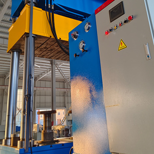 <span class=keywords><strong>Prensa</strong></span> <span class=keywords><strong>Hidráulica</strong></span> <span class=keywords><strong>Industrial</strong></span> de Cuatro Columnas de 300-1000T para Forjado en Caliente para la Industria Automotriz/Aerospacial - Product Image 2
