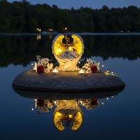 Statue commémorative solaire pour chien en résine peinte avec ailes d'ange et lumières en forme de croix pour la décoration de jardin - Cadeau de sympathie pour la perte d'un animal de compagnie