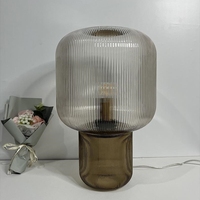Fantaisie décor à la maison chambre salon moderne Table lumière nordique rayure verre lampe de Table pour chevet hôtel café salle à manger