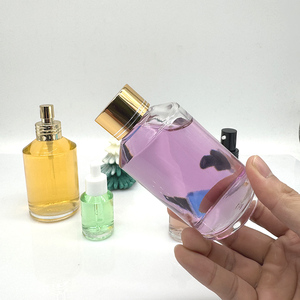 Elegante Botella de Vidrio de 15ml 30ml 60ml 100ml 200ml con Diseño de Hombro Oblicuo y Pulverizador de Niebla para Perfumes, Cosméticos y Cuidado de la Piel - Product Image 4