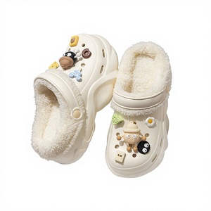 Nouvelles pantoufles d'hiver pour femmes, fermées, doublées de peluche, durables, antidérapantes, pour l'intérieur, chaudes, à semelle épaisse, en coton, motif dessin animé, pour l'automne - Product Image 1