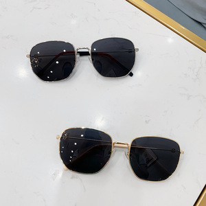 Nouvelles lunettes de soleil carrées en métal K3-3811, monture dorée, polarisées UV400, unisexe, design irrégulier, type 3, verres AC - Product Image 2