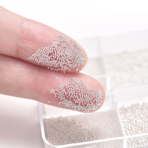 Boîte de 6 compartiments de mini perles de caviar métalliques 0,5/0,8/1 mm en acier inoxydable or et argent pour décoration 3D d'ongles - Product Image 6