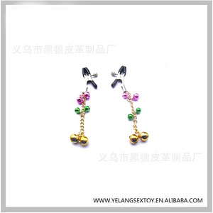 Pinces à tétons sexy avec breloques en forme de cœur, jouet pour adultes en métal, pince à seins érotique, couleur argent, origine Yiwu - Product Image 3