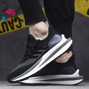 Zapatillas deportivas transpirables de punto para hombre 2021, estilo cross-border, para estudiantes, ideales para primavera, verano y otoño. - Product Image 2