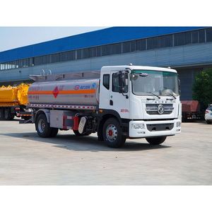 Camión Cisterna Dongfeng D9 de 12.6m³ para Suministro de Combustible en Áreas Mineras Remotas, Personalizado, con Emisiones Especiales, Hecho en China, Certificado ISO y CCC - Product Image 1