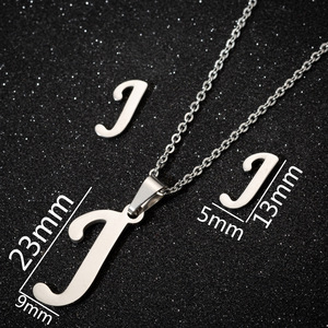 Collar de Acero Inoxidable Chapado en Oro Vintage, Minimalista, con Inicial de Amor, Cadena de Eslabones y Zirconia, Hipoalergénico - Product Image 2