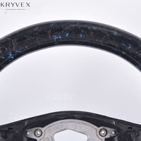 Volant sport Kryvex pour modèles LED en fibre de carbone forgée et cuir, avec couleur et surpiqûres personnalisables