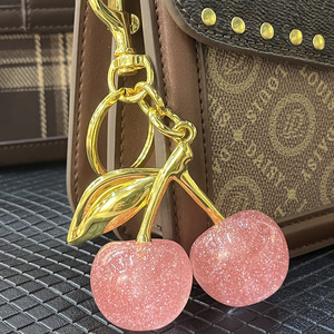 Llavero de Cereza 3D de Metal de Alta Calidad, Pequeño, Colgante de Moda para Bolsos, Accesorios Ligeros, Venta al por Mayor - Product Image 3