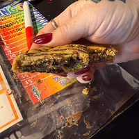 Galleta Viral de Chocolate con Pistacho de Dubái con Kataifi Kunafa Crujiente, Bizcocho Relleno Suave, Snack Premium OEM al por Mayor