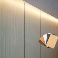 Panneau mural en placage de bois de charbon de bambou en gros, panneau mural flexible en PVC pour la décoration intérieure des murs de fond à la maison