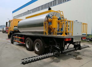 <span class=keywords><strong>Camion</strong></span> de distributeur d'asphalte de SINOTRUK HOWO RHD 340HP 6x4 <span class=keywords><strong>13m3</strong></span> - Product Image 6