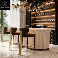 Tabouret de bar moderne en tissu haut de gamme avec pieds plaqués or de luxe, chaise haute contemporaine pour villa de luxe, hôtel, club, manoir