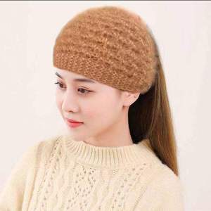 IStapromo Regalos para Mujer, Orejeras Cálidas de Terciopelo Suave Blanco, Ajustables, con Diseño de Ardilla - Product Image 3