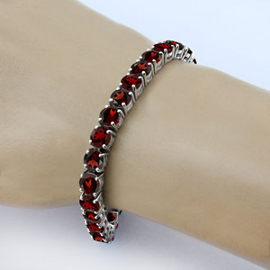 Pulsera de Plata de Ley con Granate, Acabado Clásico de Alto Brillo, Engaste de Garra, para Fiestas y Bodas - Product Image 2