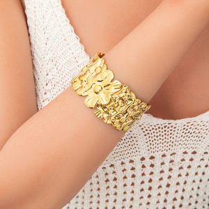 <b>Flower</b> Pattern 18K Gold Plated Stainless Steel <b>Bracelet</b> for Women Party Jewelry Yiwu Origin - Product Image 1