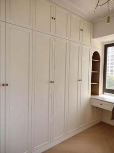 Armario Moderno de Madera con Diseño Independiente, Características Extensibles y Ajustables, Construcción Duradera, Color en Contraste, Uso Multi-Espacio - Product Image 6