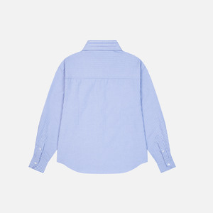 Camisa Oxford Too Blue Signature en tono azul, corte regular, con logotipo de cuero grabado y bordado en la espalda para un estilo versátil. - Product Image 4