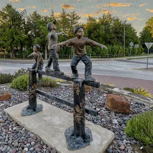 BLVE Dekoration Garten lebensgröße Metall Kupfer Kinder Kinderskulptur Guss Bronze Mädchen und Jungen Statuen