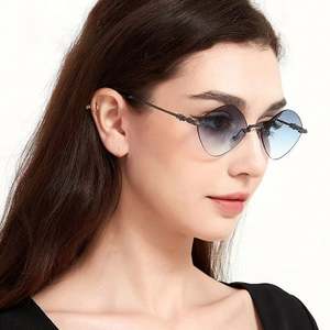 Gafas de Sol Punk Vintage 2025 con Logotipo Personalizado, Montura Metálica sin Aro, Protección UV400, Lentes de Sol con Forma de Diamante Poligonal para Hombre y Mujer - Product Image 2