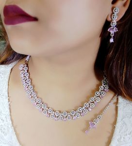 Collar con tachuelas de diamantes americanos chapado en oro de 24 quilates para mujer, pendientes Mang Tikka, producto hecho a mano a granel para regalos - Product Image 5