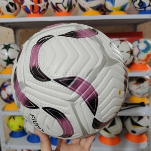Ballon de football en PU thermocollé avec logo personnalisé, vente en gros d'usine, prix abordable, haute qualité, taille 5, pour l'entraînement - Product Image 4