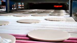 Kit de horno de <span class=keywords><strong>pizza</strong></span> de cerámica negra cuadrado definitivo: sartén de cordierita + cáscara de bambú + cortador para hacer <span class=keywords><strong>pizza</strong></span> sin esfuerzo - Product Image 6