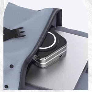 Cargador de Teléfono Magnético 3 en 1 IStapromo Gifts, Plegable, Compatible con Múltiples Plataformas, Carga Inalámbrica Rápida ABS - Product Image 4