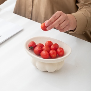 Assiettes ovales en céramique nordique transfrontalière, assiettes à dîner solides, plateaux de rangement pour fruits avec design à pied haut pour <span class=keywords><strong>table</strong></span> basse de salon - Product Image 4