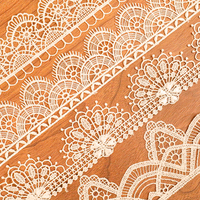 Fournisseur d'Or : Bordure en dentelle brodée française personnalisée pour voile de luxe, broderie soluble dans l'eau blanche tissée pour chaussures et sacs