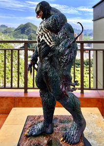 Statua di Venom, Stile <span class=keywords><strong>Fumetti</strong></span> <span class=keywords><strong>Marvel</strong></span>, per Arredamento Casa e Collezionisti, Materiale in Resina, Pezzo da Esposizione Altamente Dettagliato da 33 Pollici - Product Image 2