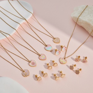 Regalo di Compleanno per <span class=keywords><strong>Bambina</strong></span>, Set di Gioielli con Collana a Cuore e Orecchini in Acciaio Inossidabile Ipoallergenico - Product Image 2