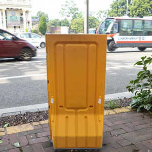 Barriera Stradale in HDPE, Recinzione di Sicurezza Rossa/Gialla, Altezza 1,8m, Riflettente Prismatico ad Alta Intensità, Riempibile con Acqua - Product Image 2