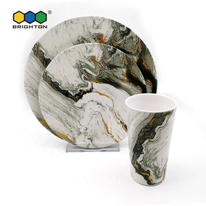 Ensemble d'assiettes de service rondes en mélamine noire et blanche légères de haute qualité pour le dîner - Product Image 3