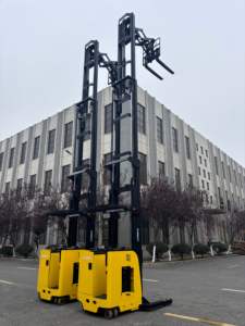 Montacargas Eléctrico de Doble Profundidad EVERLIFT CQD16, 1.6 Toneladas, Elevación de 6 Metros, Mástil de 3 Etapas, Apilador de Almacén de Alta Densidad - Product Image 3