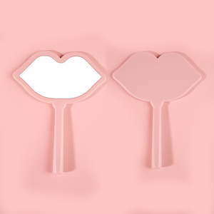 Nuevo espejo de maquillaje con estilo de labios personalizado, espejo cosmético de princesa de mano encantador - Product Image 3