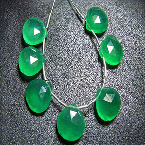 Cuentas de Piedra Facetadas en Forma de Corazón Verde para Hacer Collares, 7 Piezas, Componentes de Joyería Sueltos - Product Image 1