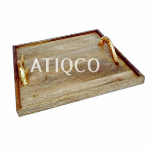 Venta caliente último diseño bandeja de madera natural con asas de metal dorado diseño moderno rectángulo plato de madera para servir - Product Image 1