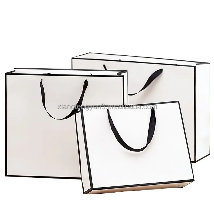 فاخر مخصص الذهب الساخن ختم التجزئة التسوق هدية Paperbag التعبئة والتغليف بوتيك أكياس ماتي أكياس ورقية سوداء مع الشعار الخاص بك