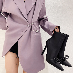 Nouvelles Bottines d'Hiver Élégantes à Talons Hauts pour Femme avec Nœud Papillon et Fermeture Éclair, Bout Pointu - Product Image 1