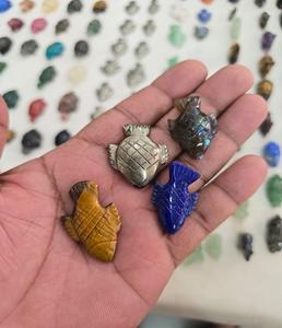 Accent décoratif élégant en pierre sculptée à la main, idéal pour la décoration de la maison, le bureau et la collection de cadeaux artistiques. - Product Image 4