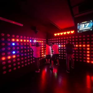 Jeu interactif <span class=keywords><strong>de</strong></span> grille lumineuse avec dalles <span class=keywords><strong>de</strong></span> sol sensibles, dalles <span class=keywords><strong>de</strong></span> sol à saut d'éléments, <span class=keywords><strong>pieds</strong></span> lumineux et jeu interactif <span class=keywords><strong>de</strong></span> gravité - Product Image 6