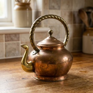 Tetera de latón vintage con tapa y asa metálica - Product Image 4