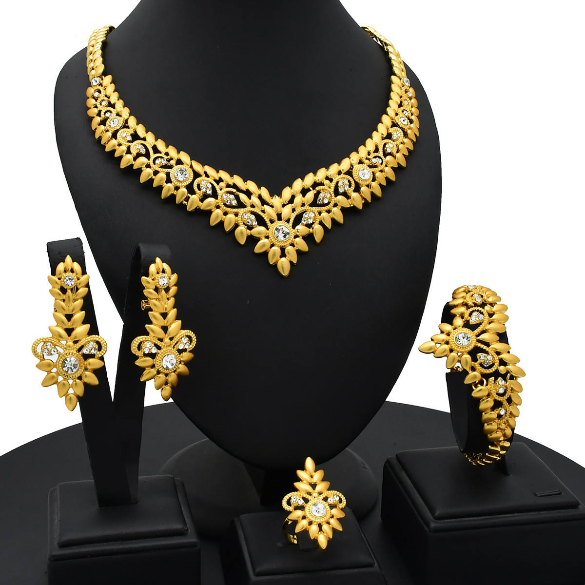 Artificial Jewellery Moradabad Shop for Fashionable Pieces