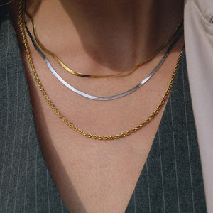 Collares de cadena cubana de acero inoxidable chapados en oro PVD de 18 quilates, cadena retorcida de <span class=keywords><strong>tres</strong></span> capas, collares geométricos para mujer, joyería clásica - Product Image 4