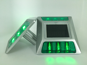 Marcadores Solares LED para Carreteras con Efecto Ojo de Gato, Resistentes al Agua IP68, Tachuelas de Aluminio para Pavimento - Product Image 5