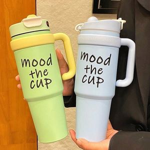 Termo de Gran Capacidad con Diseño de Dibujos Animados, Taza de Vacío con Asa, Portátil, para Estudiantes, para Uso en Vehículos - Product Image 1
