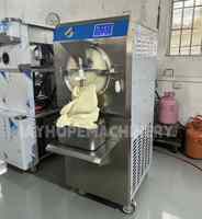 Congélateur industriel commercial de grande capacité pour la fabrication de glaces et de gelatos / Machine à glaces dures en continu